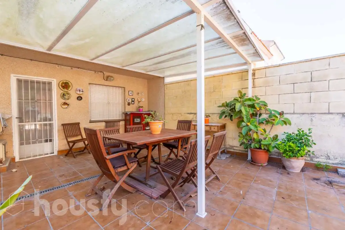 Terrace of Houses for sale in Vilanova i la Geltrú  with Air Conditioner, Heating and Private garden