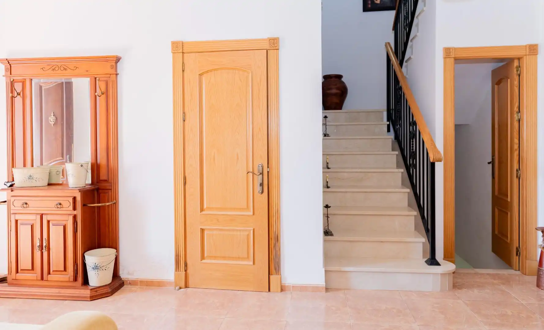 Houses for sale in Cuevas Bajas  with Air Conditioner, Terrace and Storage room