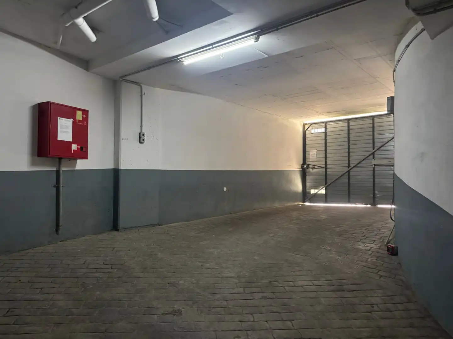 Parking de Piso en venta en Badalona con Calefacción, Terraza y Trastero