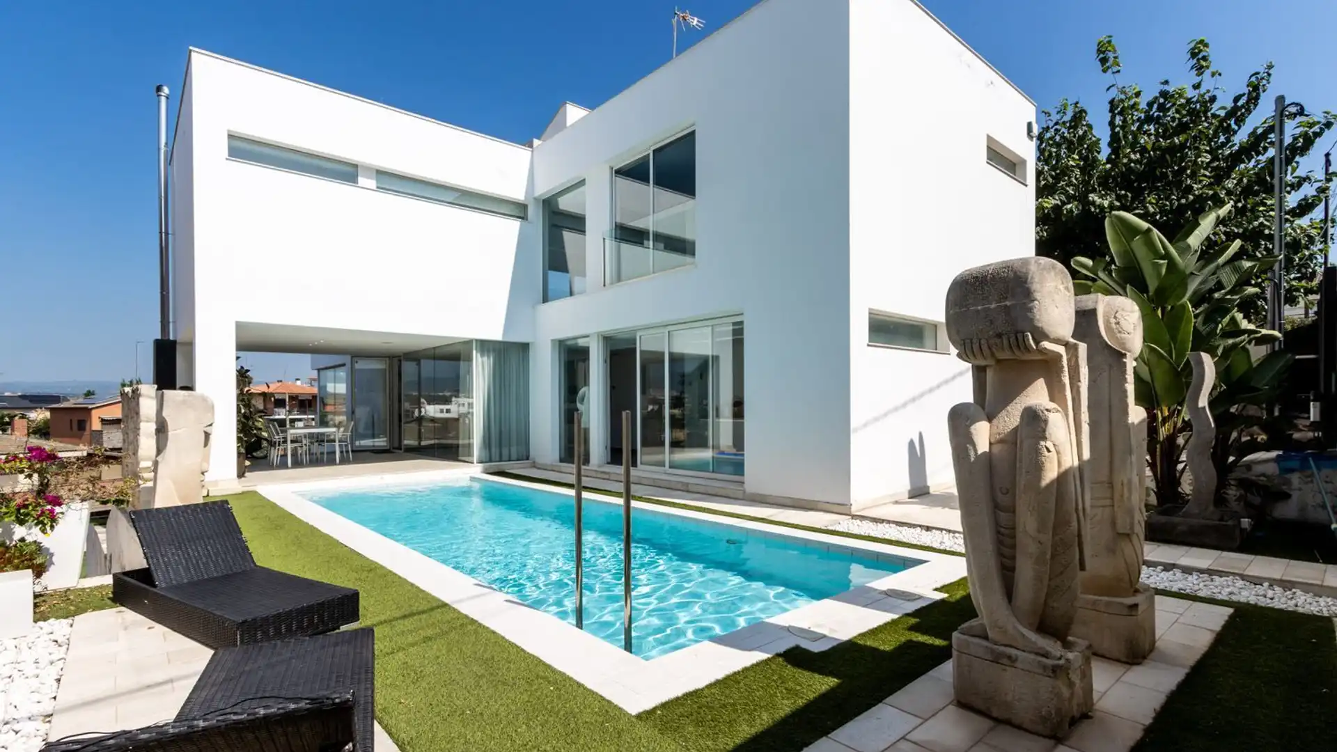 Piscina de Casa o xalet en venda en Terrassa amb Aire condicionat, Jardí privat i Terrassa