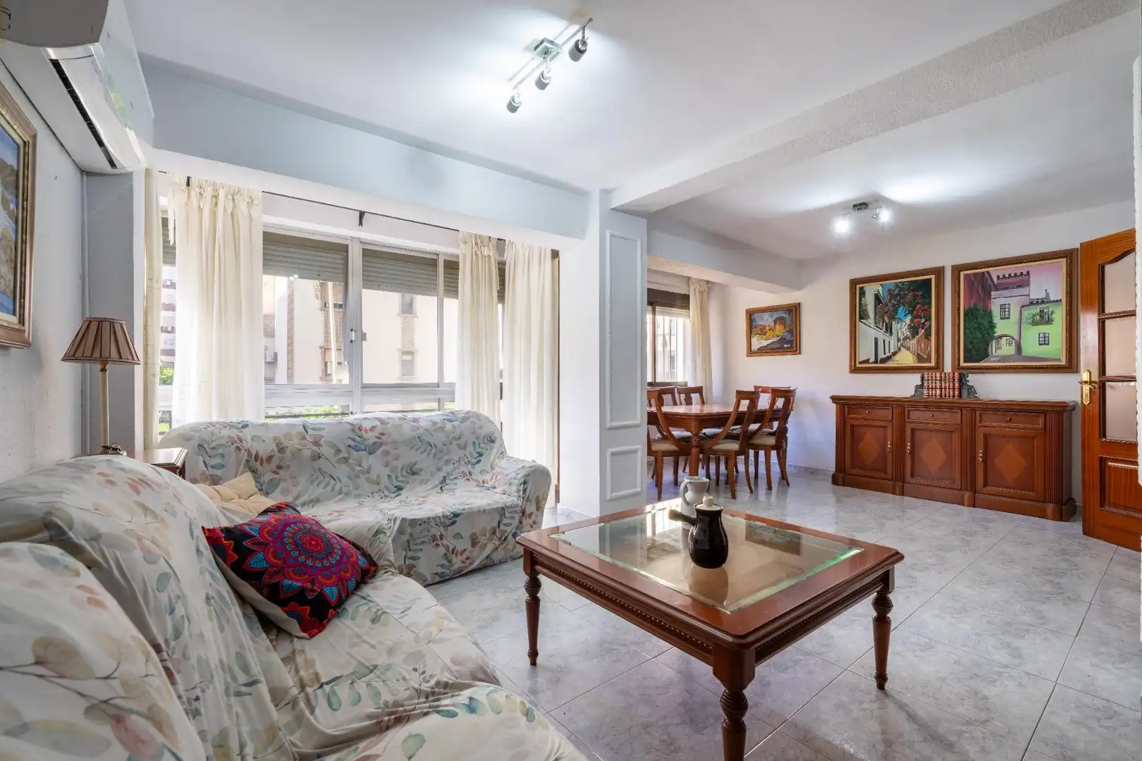 Sala d'estar de Pis en venda en Almería amb Aire condicionat