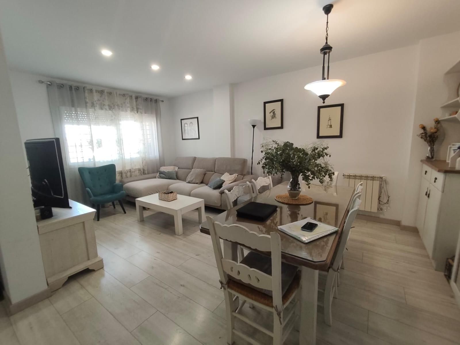 Living room of Single-family semi-detached for sale in Cáceres Capital