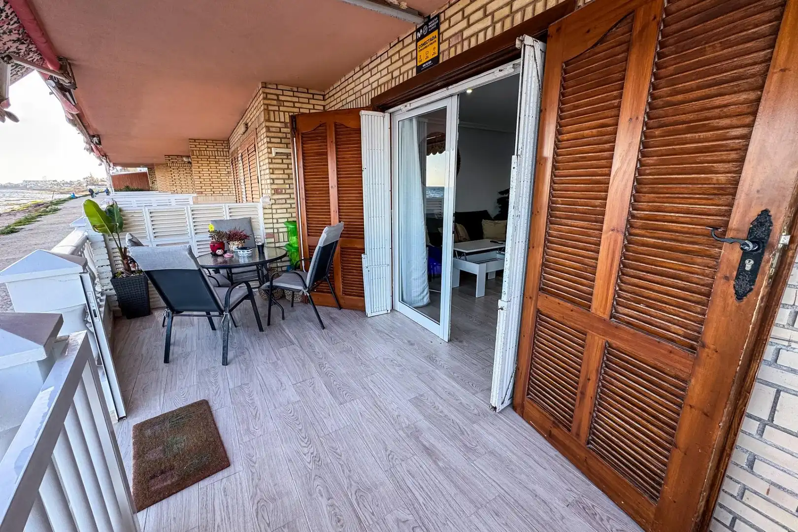 Terrasse von Erdgeschoss zum Verkauf in Torrevieja mit Terrasse, Möbliert und Alarm