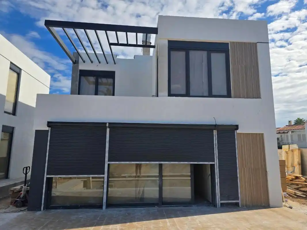 Detached house with pool for sale in Calle Capellá, 21