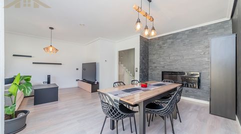 Foto 2 de Casa adosada en venta en Calle Camilo José Cela, Esquivias, Toledo