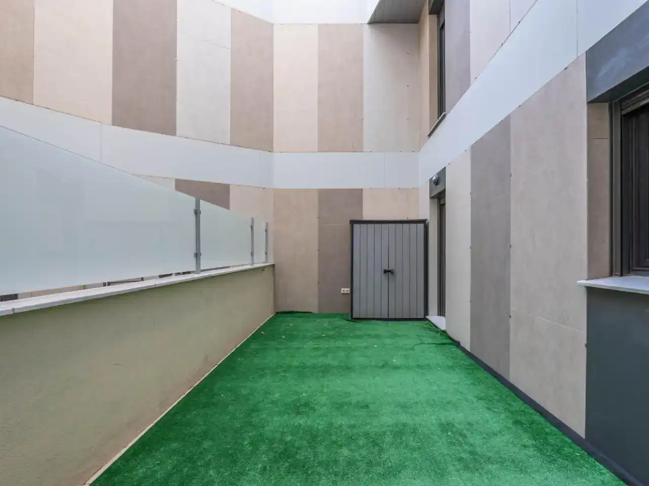 Terrace of Flat for rent in Granada  with Air Conditioner, Swimming Pool and Furnished