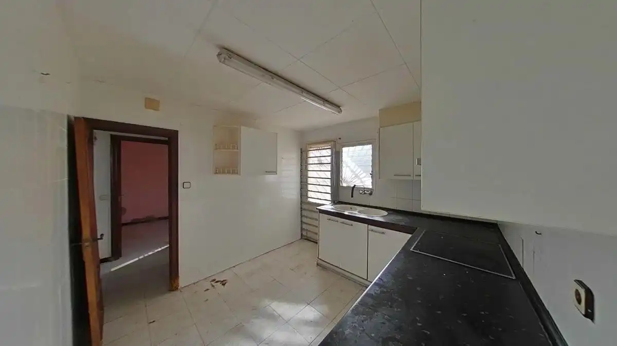 Cuina de Casa adosada en venda en Montgat amb Jardí privat i Traster