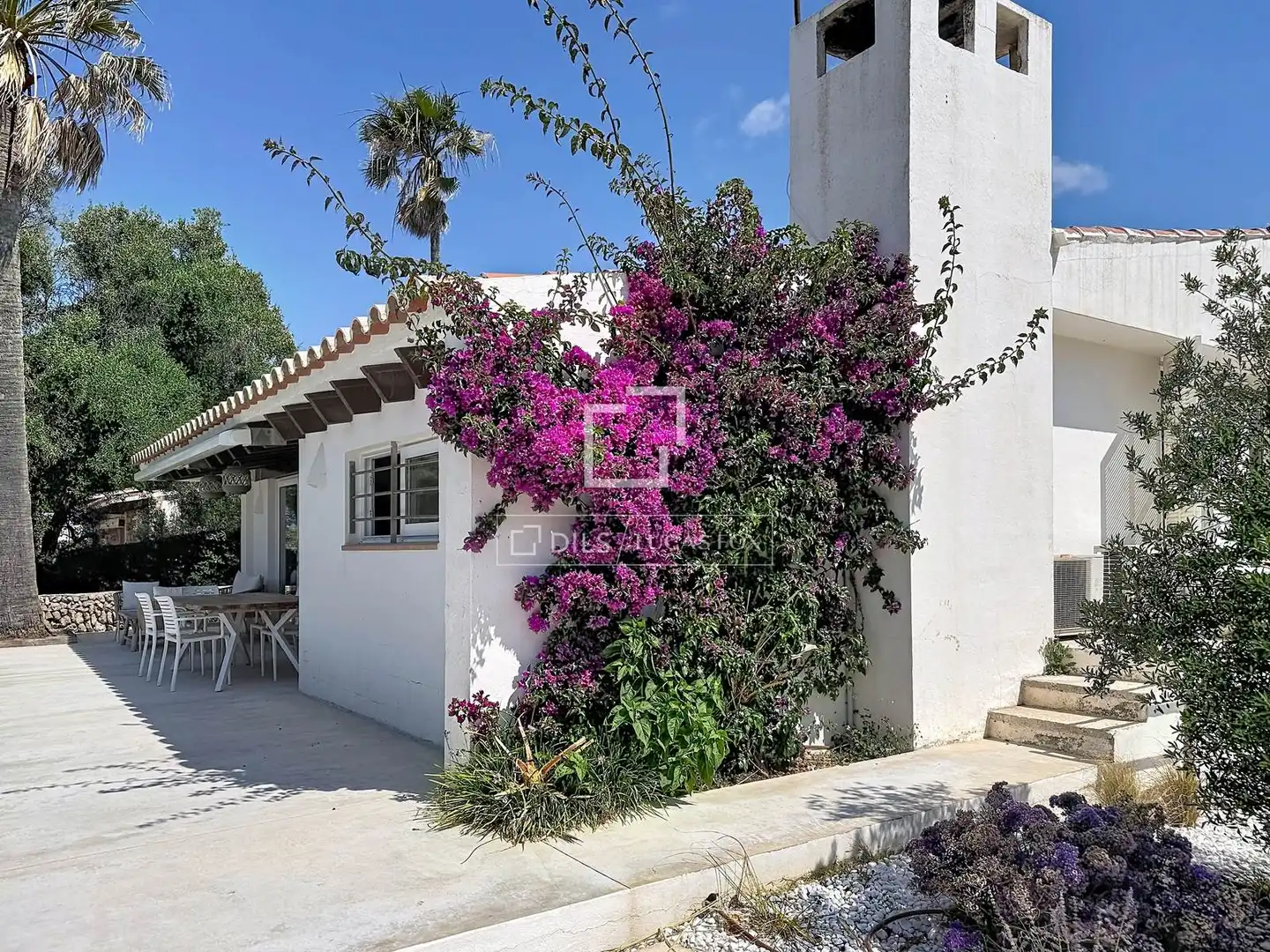 Vista exterior de Casa o xalet en venda en Sant Lluís amb Aire condicionat, Calefacció i Jardí privat