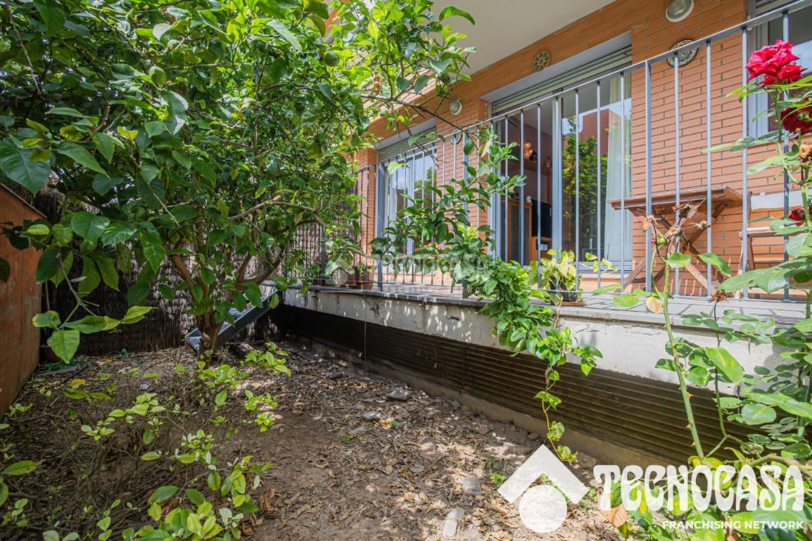 Vista exterior de Dúplex en venda en Sant Adrià de Besòs amb Aire condicionat, Calefacció i Jardí privat