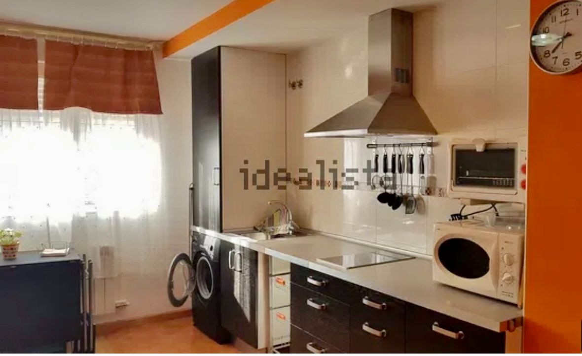 Cuina de Apartament en venda en San Andrés del Rabanedo amb Calefacció, Terrassa i Traster