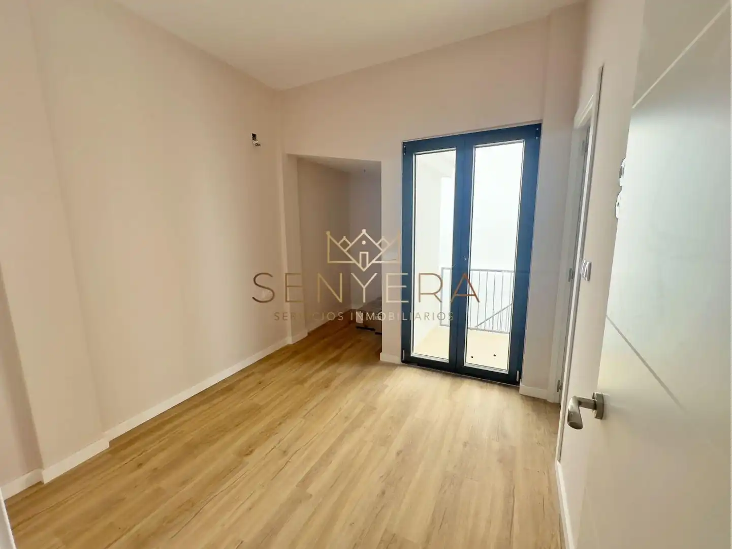 Dormitori de Casa adosada en venda en Valencia amb Aire condicionat, Parquet i Terrassa