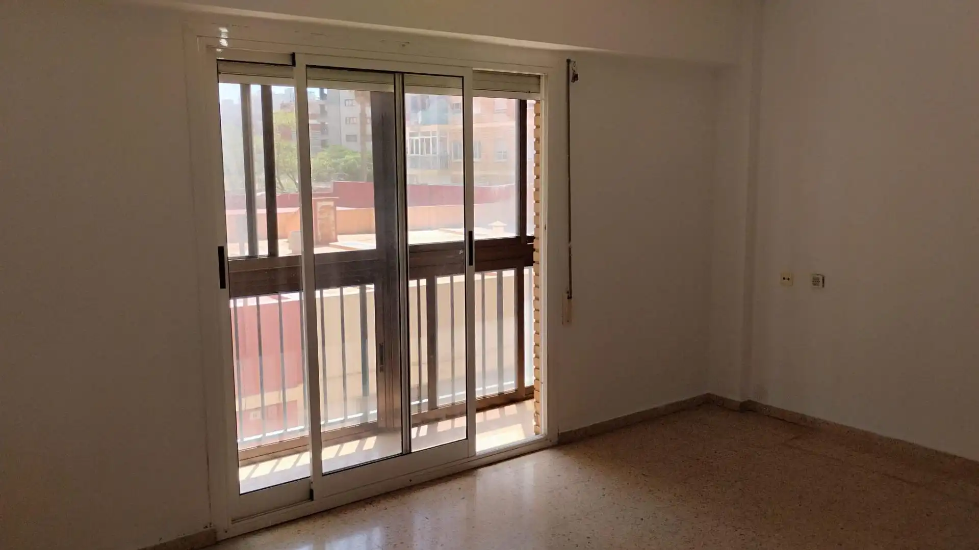 Bedroom of Flat for sale in Valencia  with Air Conditioner and Balcony