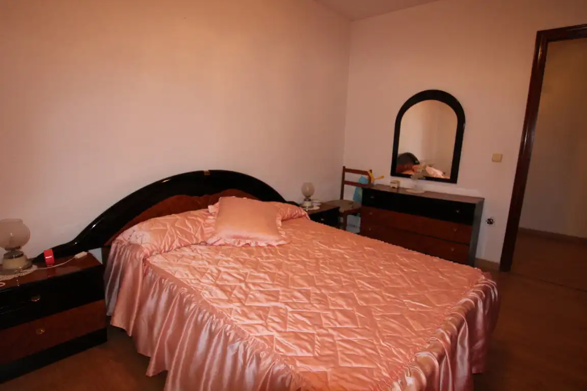 Schlafzimmer von Wohnung zum Verkauf in Torrevieja mit Möbliert und Balkon