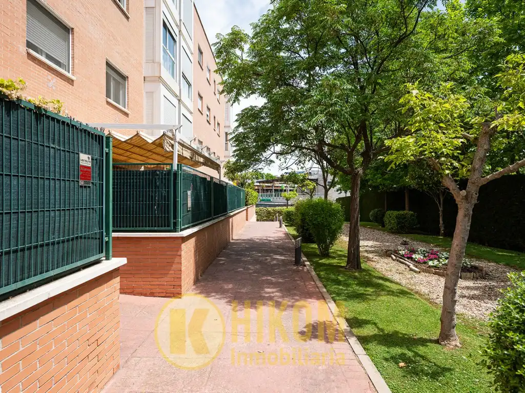 Exterior view of Ground floor for sale in Las Rozas de Madrid  with Air Conditioner, Private garden and Terrace