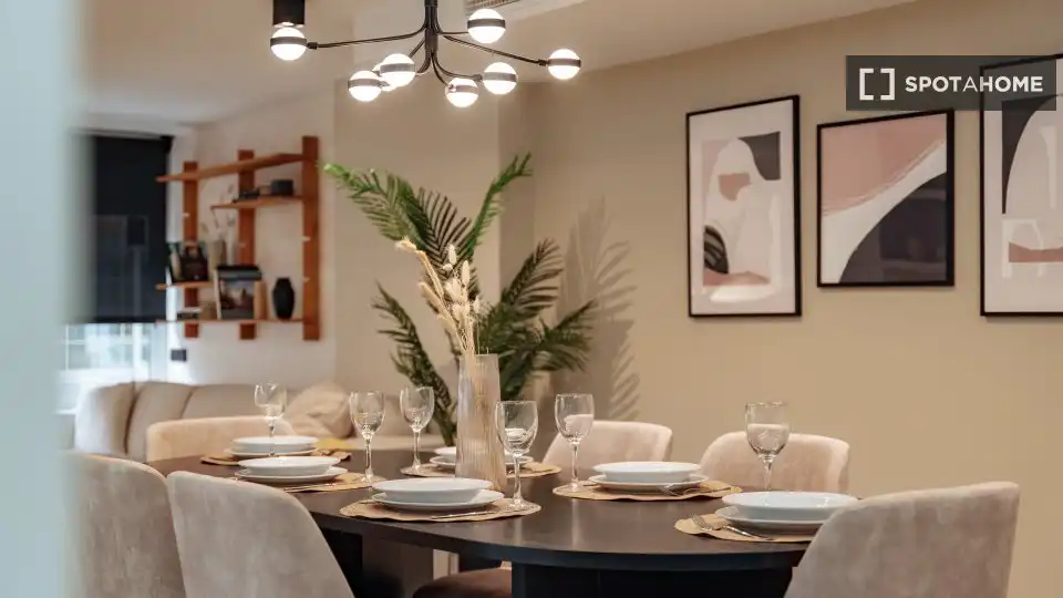 Comedor de Piso de alquiler en Barcelona con Aire acondicionado, Calefacción y Amueblado