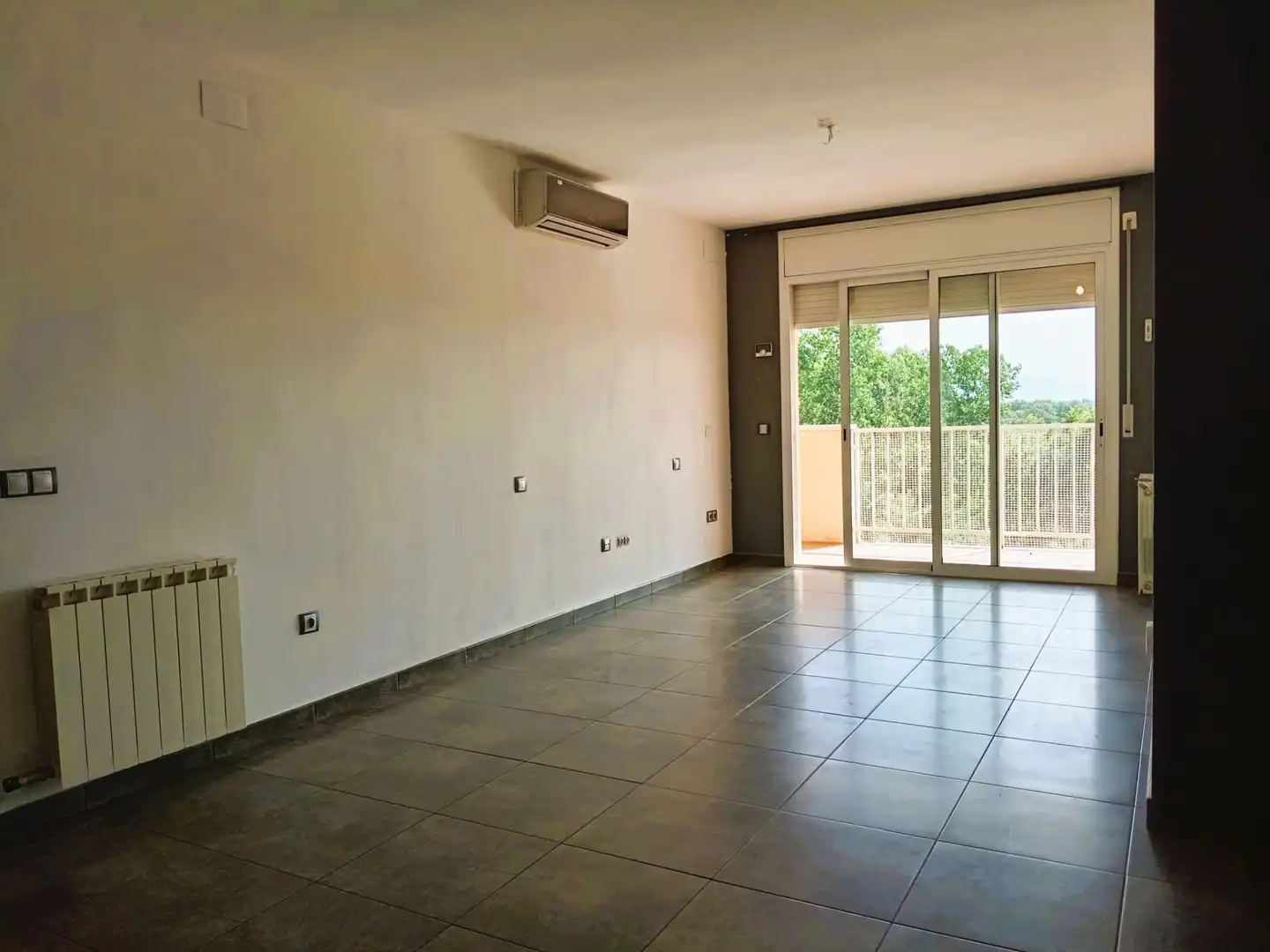 Sala d'estar de Pis en venda en Figueres amb Aire condicionat, Calefacció i Terrassa