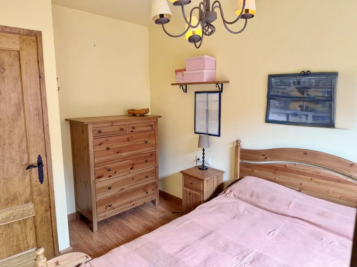 Habitación de Casa o chalet en venta en Castellar de n'Hug con Calefacción, Terraza y Amueblado