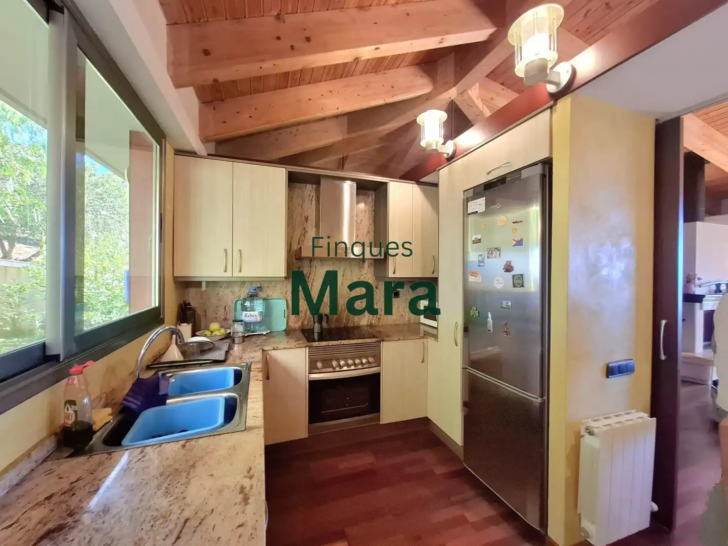 Cocina de Casa o chalet en venta en Sant Boi de Llobregat con Aire acondicionado, Calefacción y Jardín privado