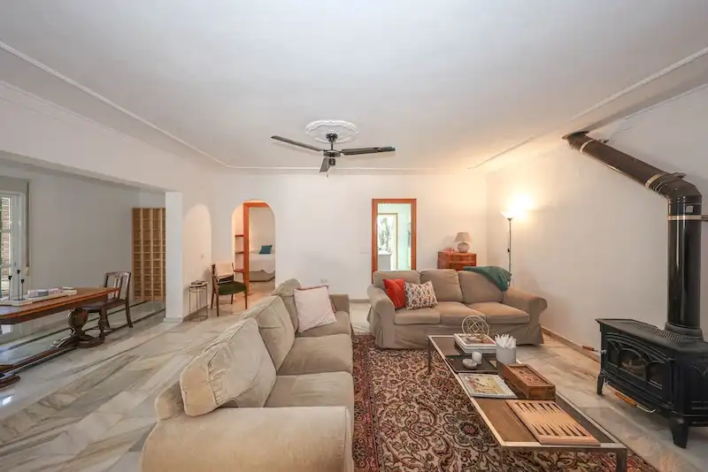 Sala d'estar de Casa o xalet en venda en Guaro amb Jardí privat i Piscina