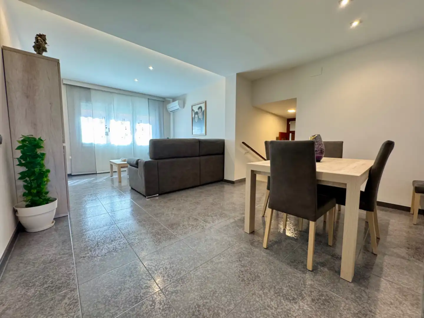 Sala de estar de Piso en venta en Sant Boi de Llobregat con Aire acondicionado, Terraza y Trastero