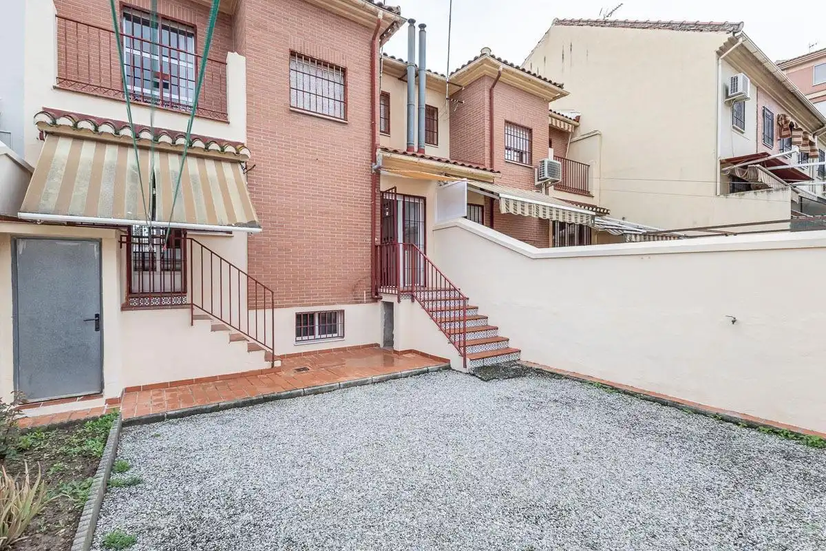 Exterior view of Detached homes for rent in Granada  with Air Conditioner, Heating and Private garden