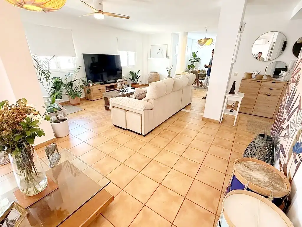 Sala de estar de Dúplex en venta en Vélez-Málaga con Aire acondicionado, Terraza y Trastero