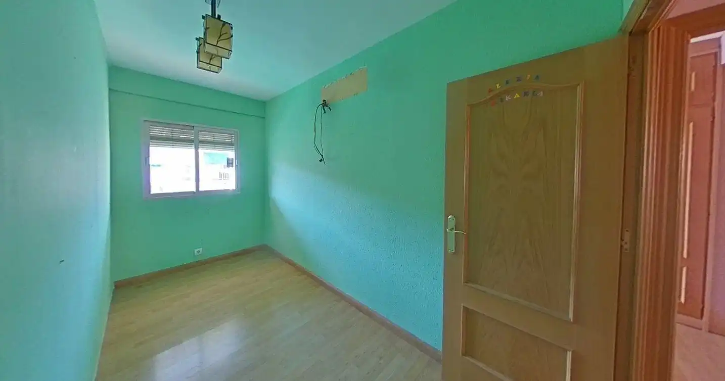 Dormitori de Pis en venda en Coslada amb Parquet i Balcó