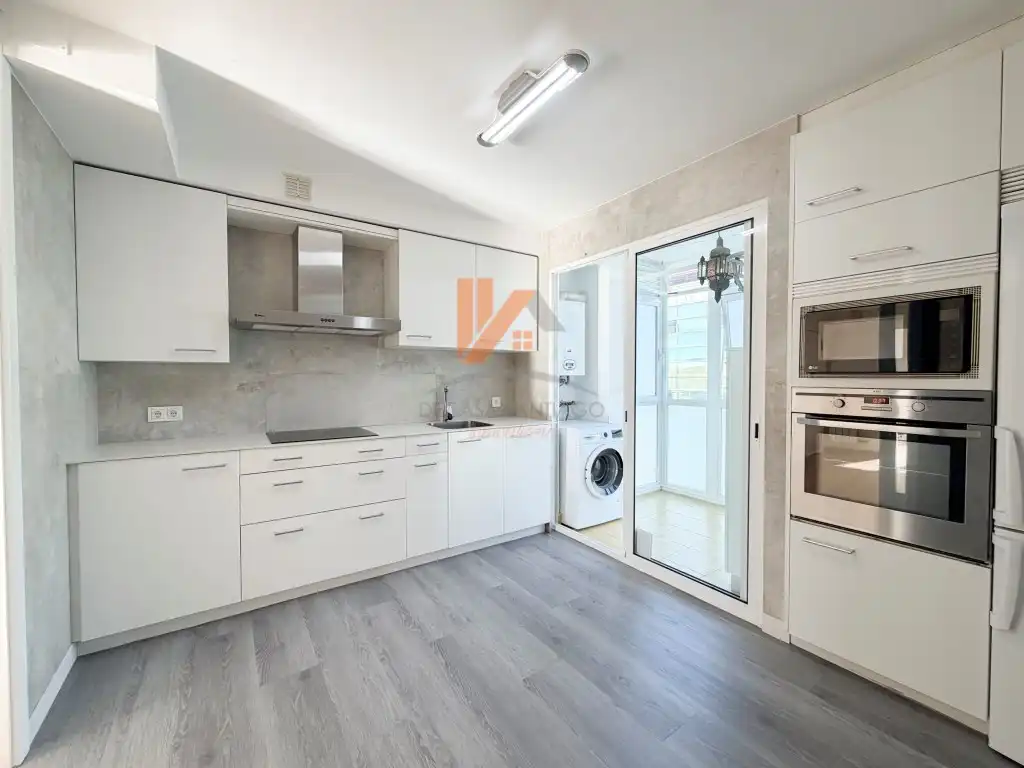 Duplex avec ascenseur à vendre à Rua Melide, imagen 2