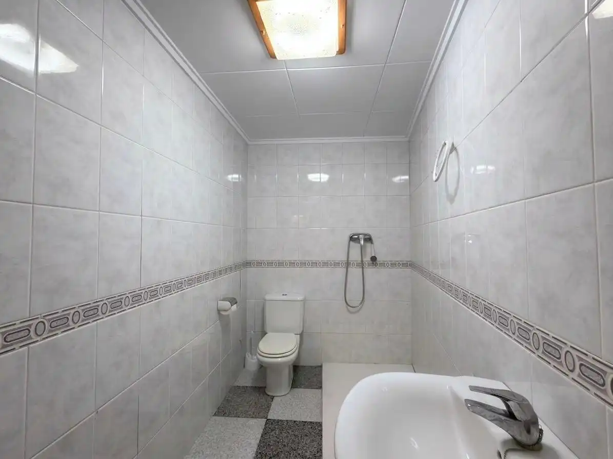 Bany de Casa o xalet en venda en La Llosa de Ranes amb Aire condicionat, Jardí privat i Terrassa