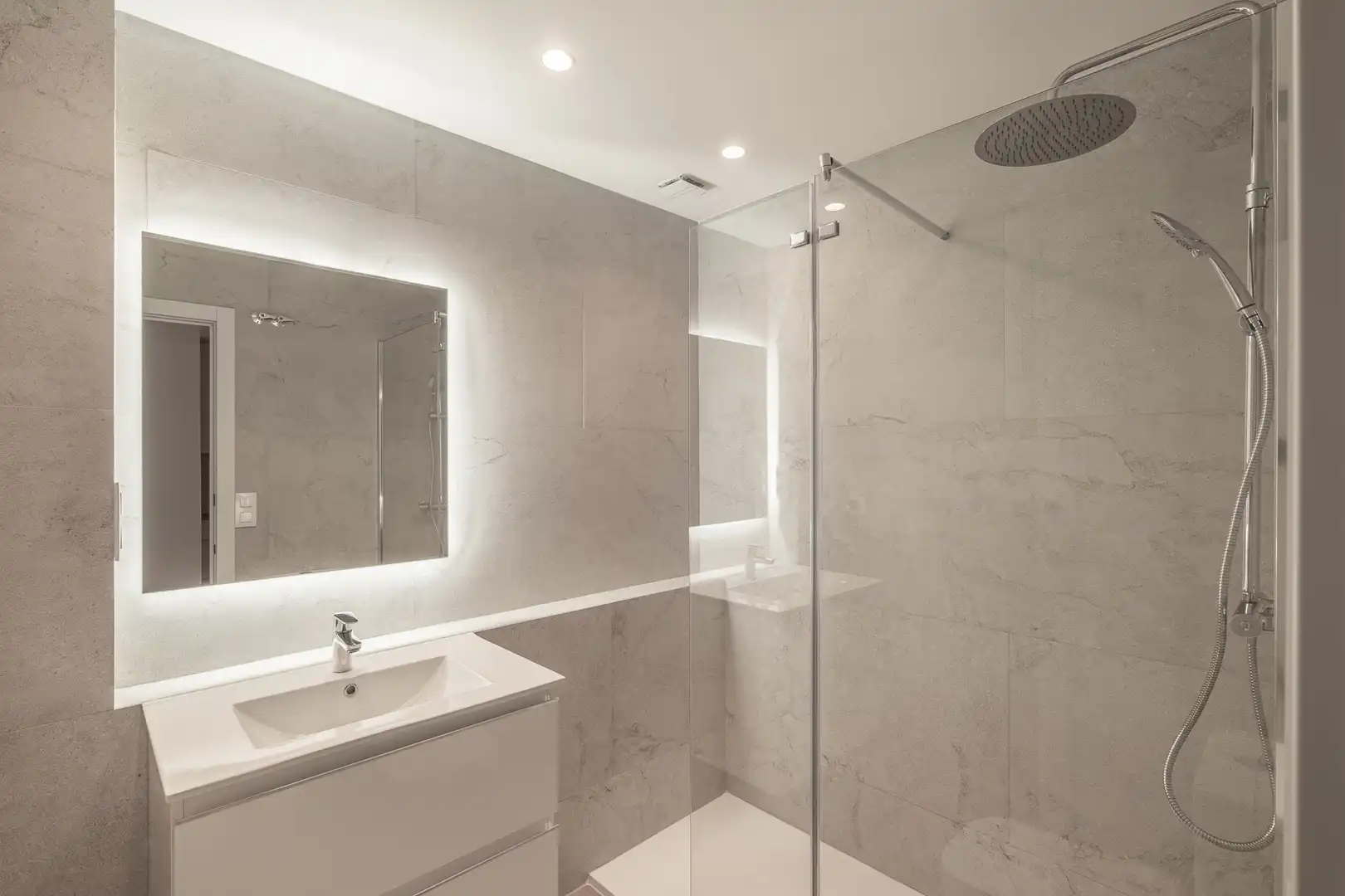 Baño de Piso en venta en Barcelona con Parquet y Horno