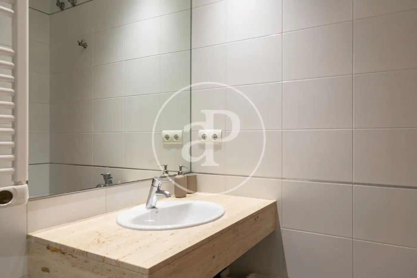 Bany de Pis en venda en Sant Martí
