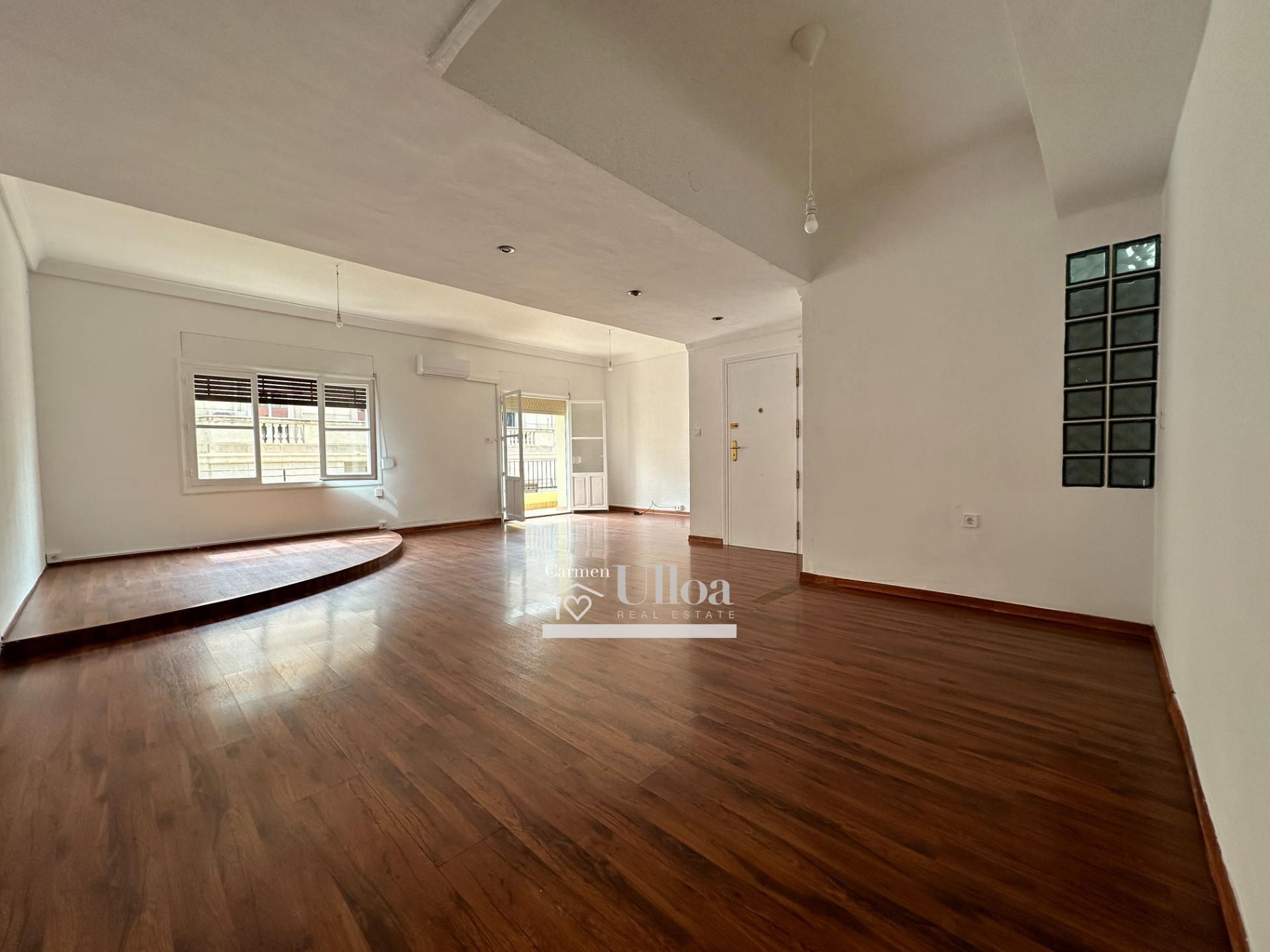 Vista exterior de Apartament de lloguer en Alicante / Alacant amb Calefacció i Balcó