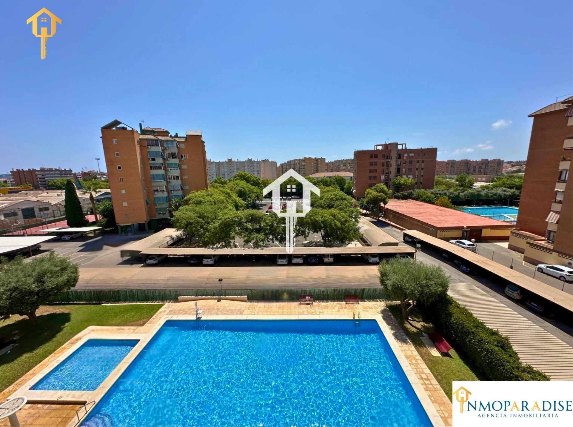 Piscina de Pis en venda en Alicante / Alacant