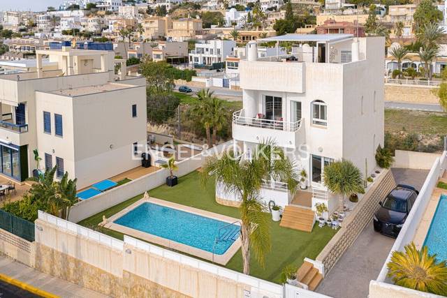 Casa-chalet en Venta en Poble Nou - Montiboli