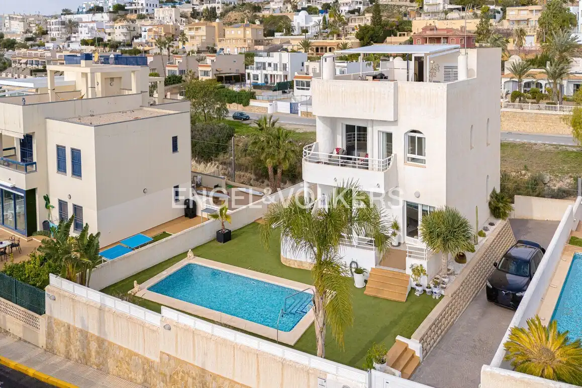 Exterior view of Houses for sale in Villajoyosa / La Vila Joiosa  with Air Conditioner, Private garden and Swimming Pool