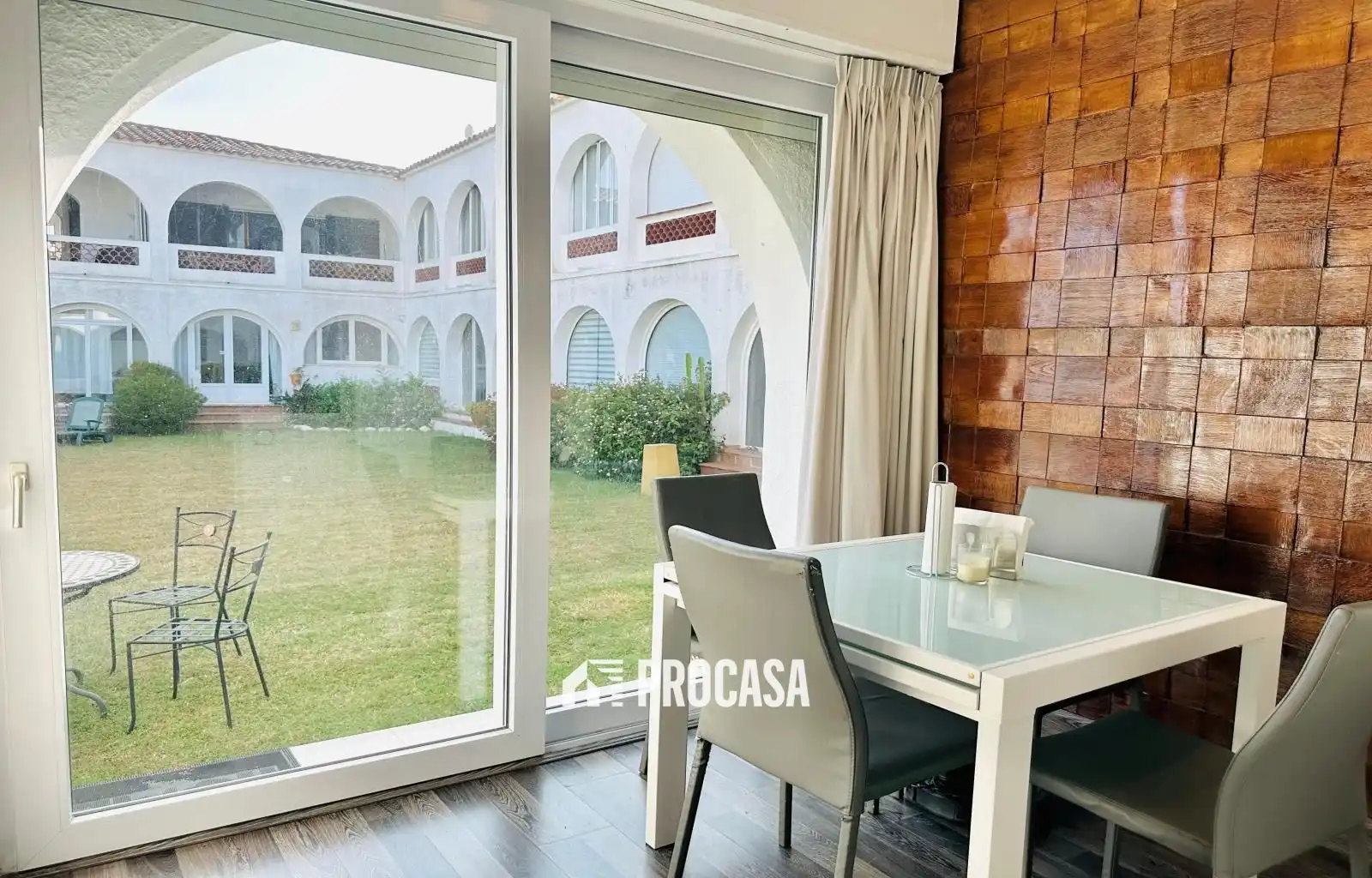 Terrasse von Wohnung zum Verkauf in Empuriabrava mit Klimaanlage, Heizung und Terrasse