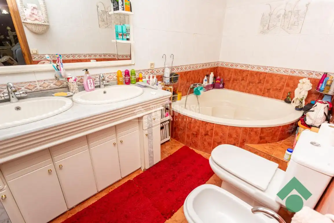 Bathroom of Detached homes for sale in Algeciras  with Heating and Private garden