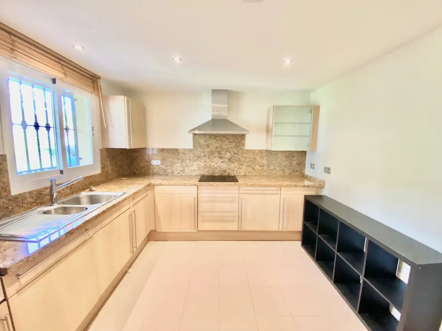 Apartments for rent in Benatalaya