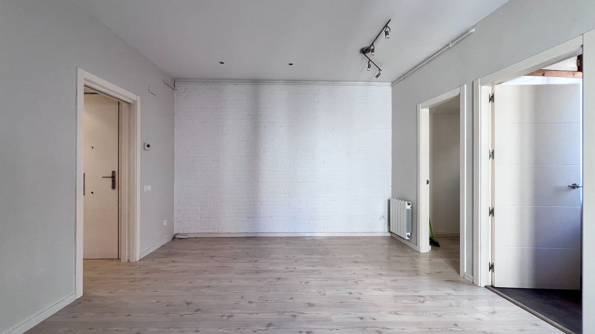 Flat for sale in El Camp de l'Arpa del Clot