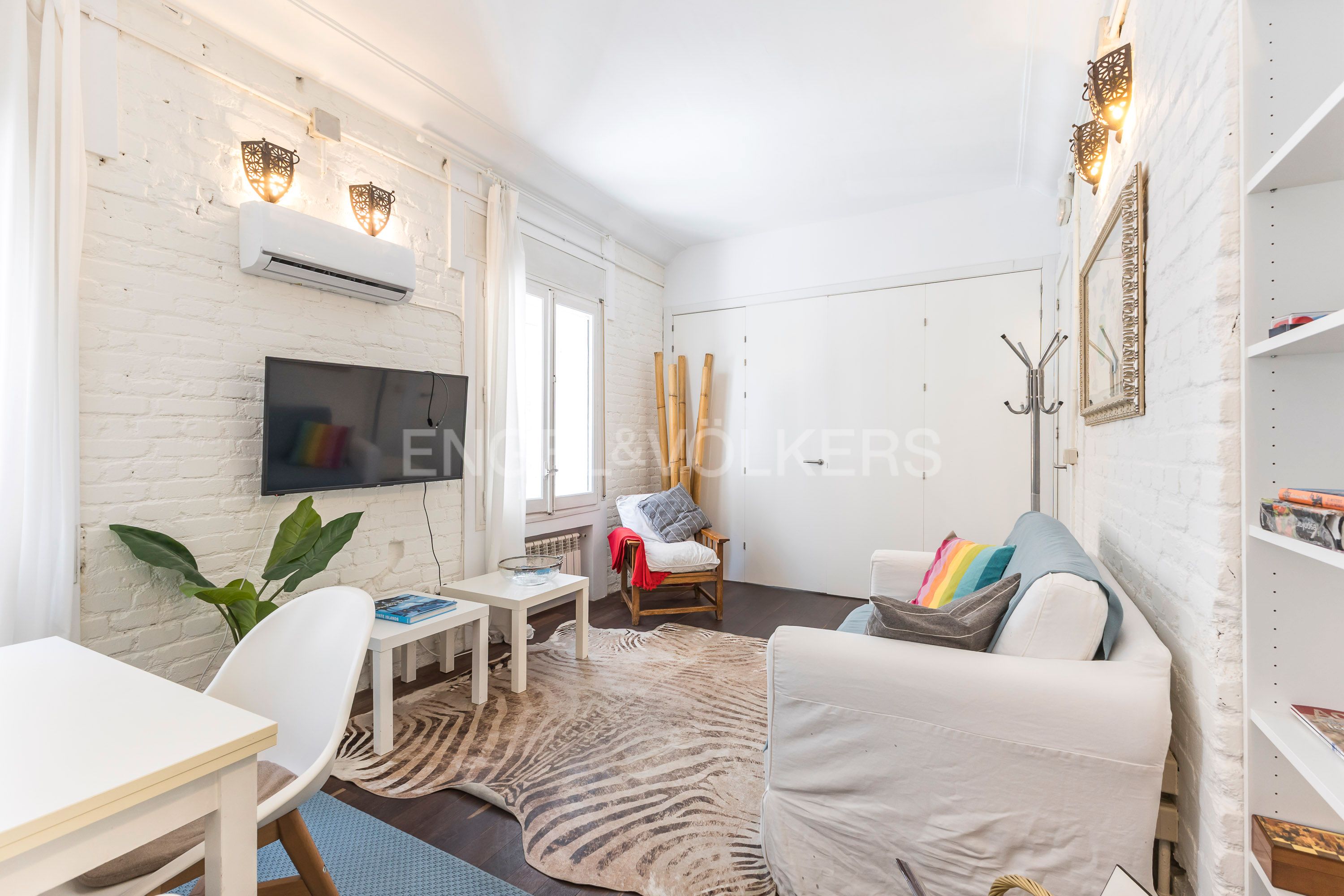 Sala de estar de Apartamento de alquiler en  Madrid Capital con Aire acondicionado, Calefacción y Amueblado
