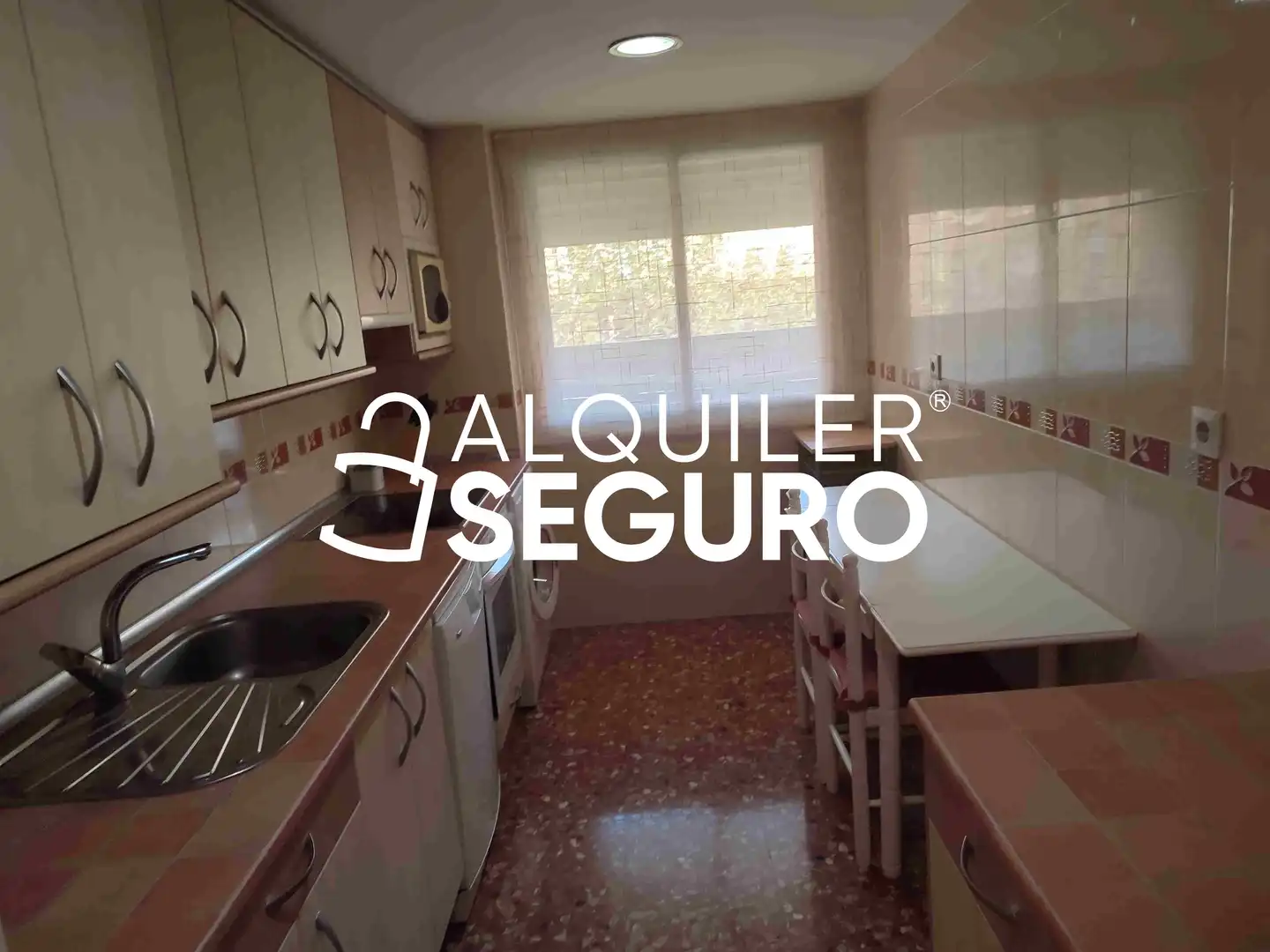 Cocina de Piso de alquiler en Zaragoza con Aire acondicionado, Calefacción y Amueblado