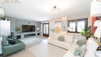 Sala d'estar de Casa o xalet en venda en Villaviciosa de Odón amb Aire condicionat, Terrassa i Piscina