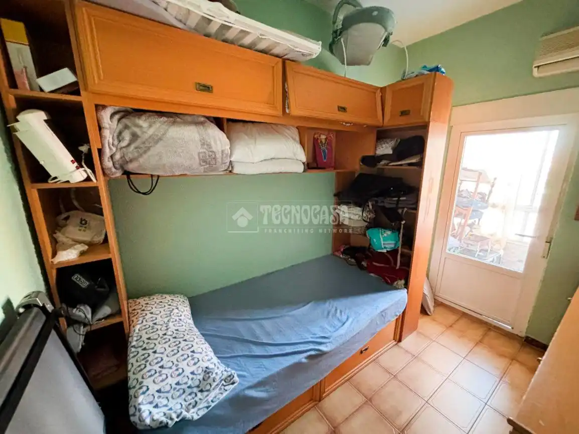 Bedroom of Flat for sale in Zaragoza  with Furnished and Balcony