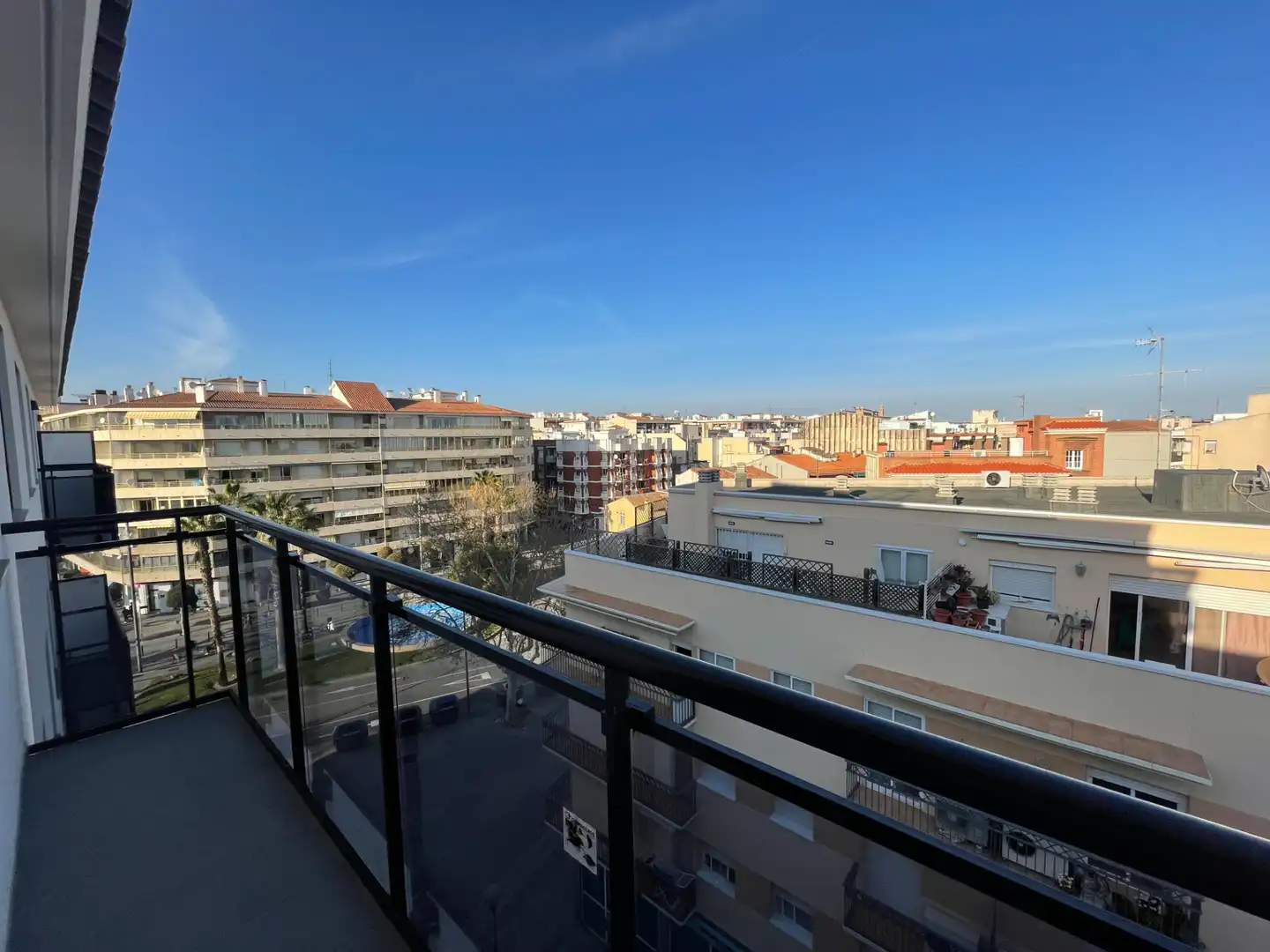Außenansicht von Wohnung zur Miete in Cambrils mit Klimaanlage, Heizung und Parkett