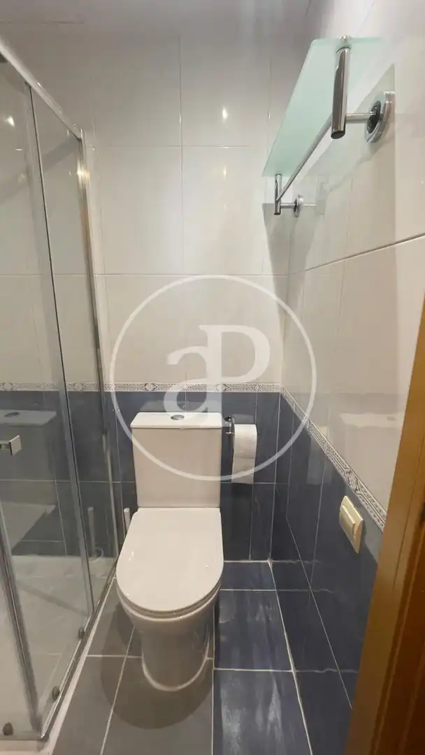 Bathroom of Flat for sale in Valencia  with Air Conditioner, Heating and Private garden