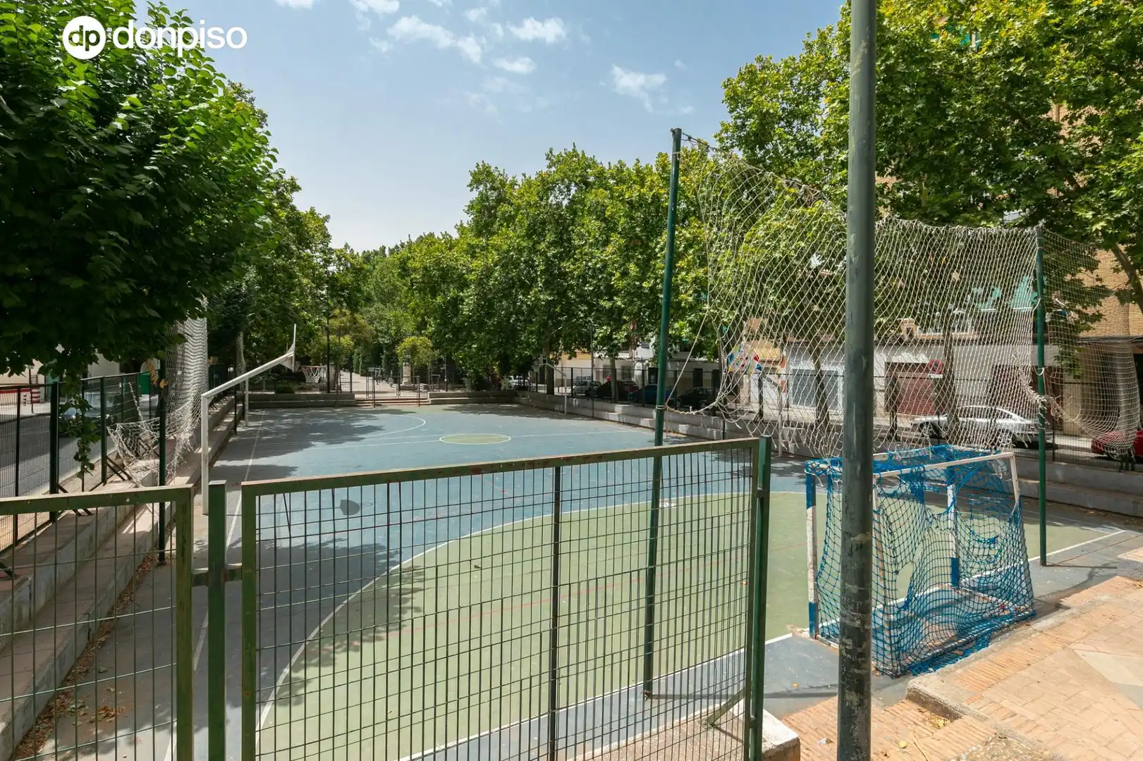 Außenansicht von Wohnung zum Verkauf in Granada mit Heizung