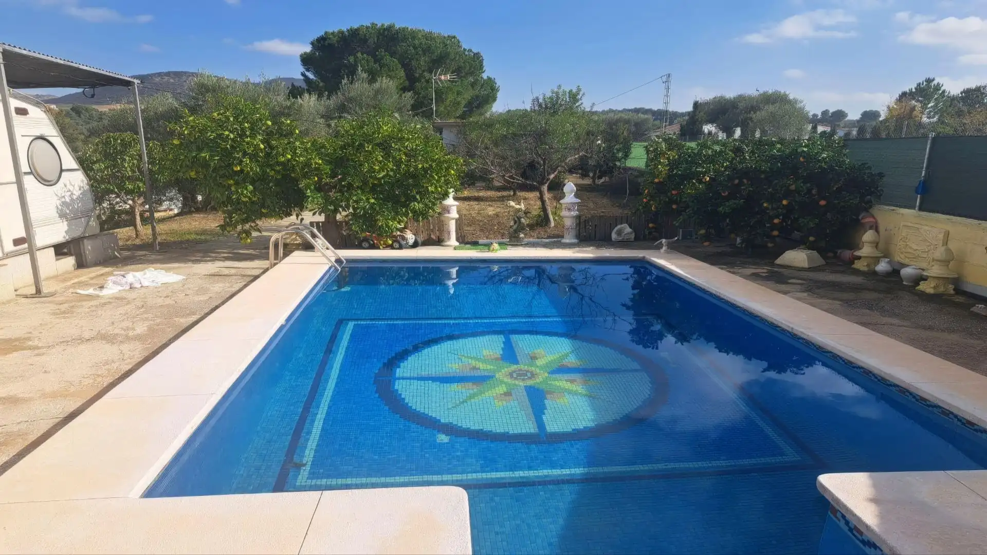 Casa rústica amb piscina en venda a Centro
