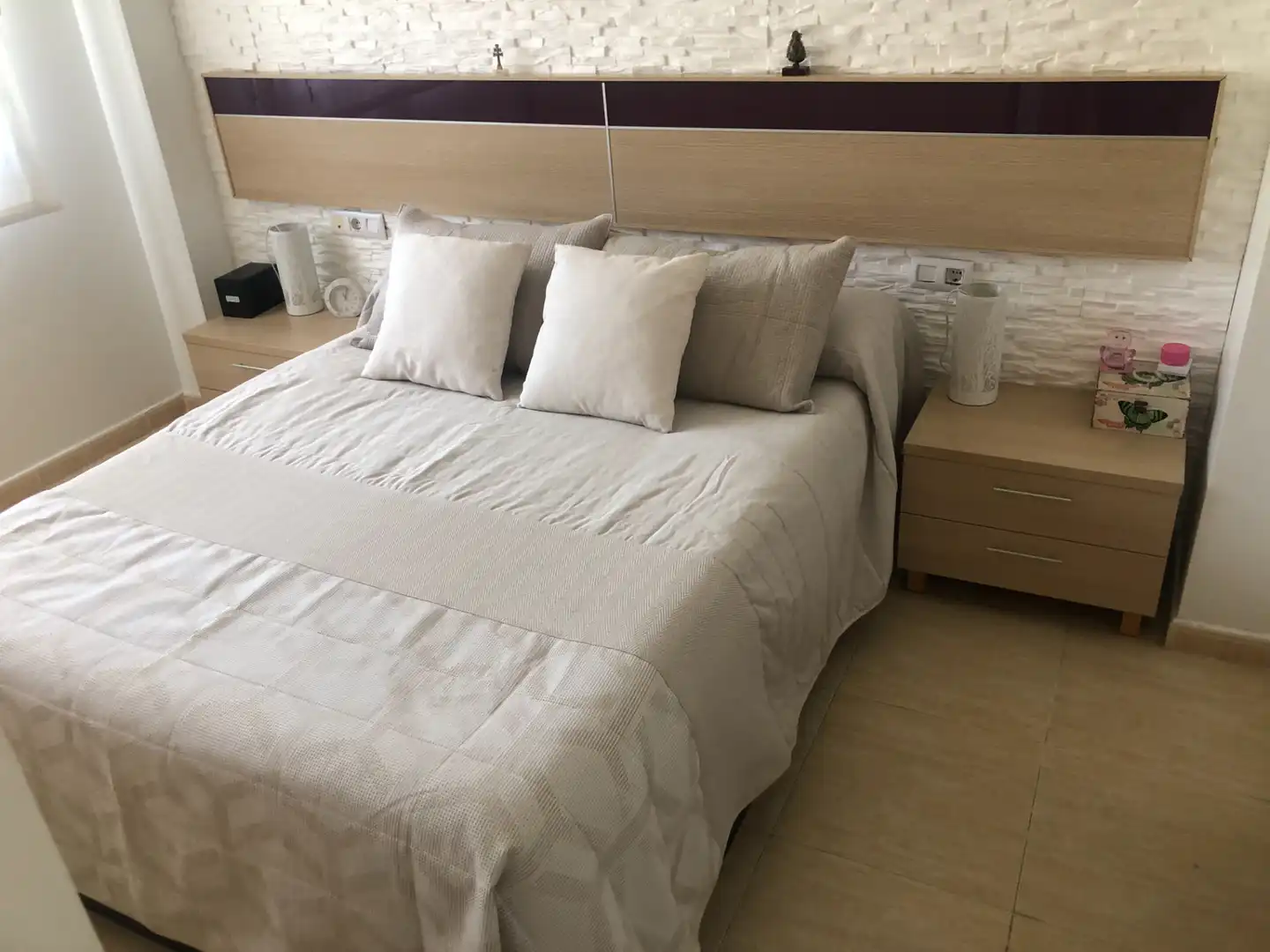 Schlafzimmer von Einfamilien-Reihenhaus zum Verkauf in Banyeres del Penedès mit Klimaanlage, Heizung und Privatgarten