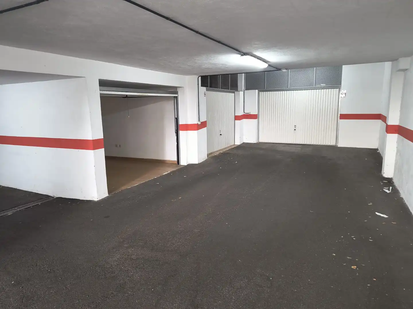 Parkplatz von Einfamilien-Reihenhaus zum Verkauf in Puerto de la Cruz mit Abstellraum, Ofen und Balkon
