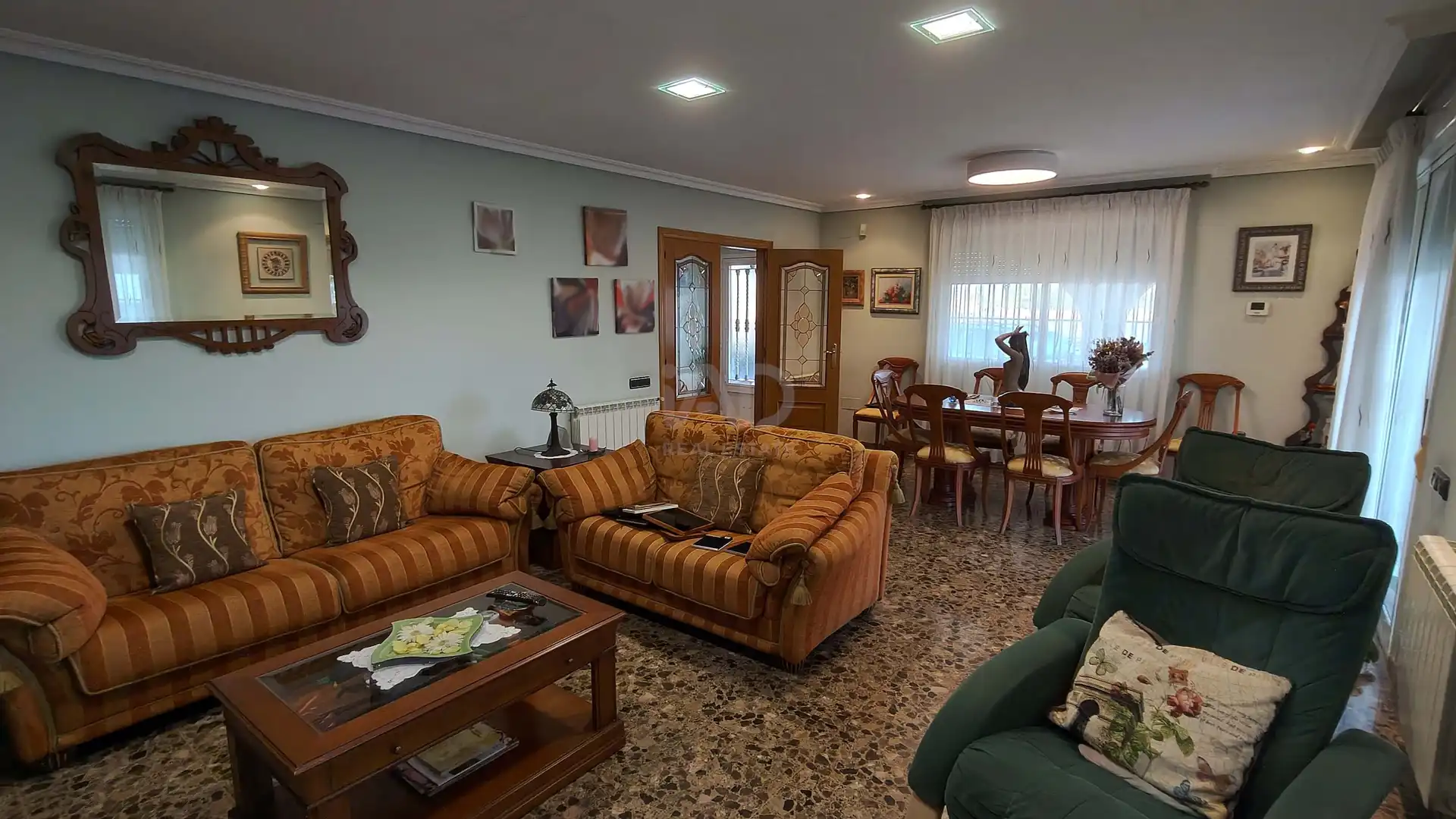 Sala d'estar de Casa o xalet en venda en Castellón de la Plana / Castelló de la Plana amb Calefacció, Terrassa i Piscina